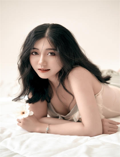 文化分析：《白月光退场真命天女登场》中的传统文化与现代价值观的对话 理解作品的时代背景与文化语境